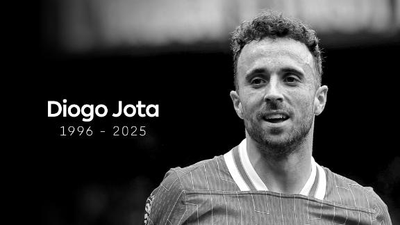 Diogo Jota comemorando gol pelo Liverpool